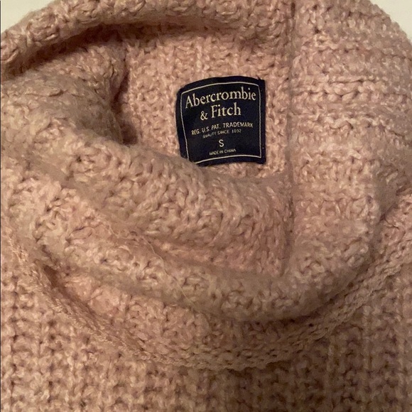 Abercrombie Two Tone Turtleneck Sweater - Picture 2 of 3